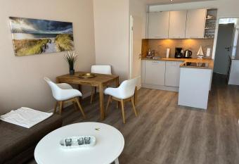 K  nigsberger Allee has Balcony rooms