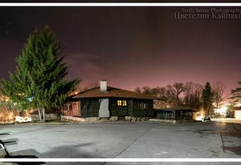           -                                             has Balcony rooms