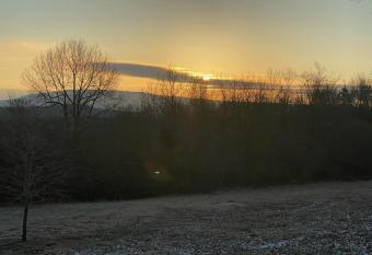 Mountain View Guest Motel has Balcony rooms