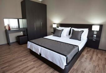 Soho Apartments has Balcony rooms