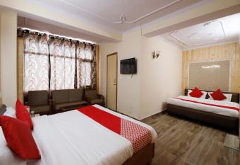 Broadway Grand (The HM Hotels and Resorts) has Smoking rooms