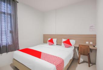 OYO 90306 Mmtc2 Guest House allows 18 year olds to book a room