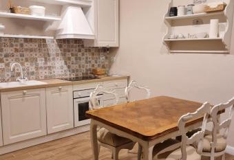 Maison Marina_Pavia San Michele Centro Storico allows 18 year olds to book a room