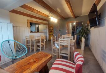 Temiscira Hostel has Balcony rooms