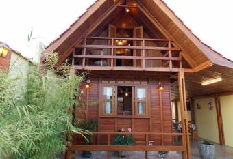 Chal   Para  so com piscina em Brotas SP allows 18 year olds to book a room