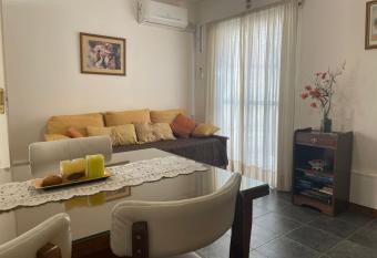 Confortable cercan  a allows 18 year olds to book a room