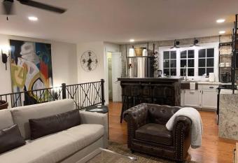 Five-Star Historic Boyd Harvey Carriage House has Balcony rooms