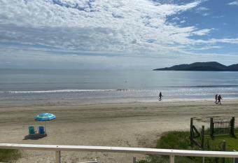 Apto Frente Mar has Balcony rooms