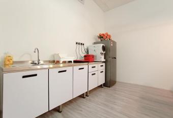 OYO Home 90189 Sibu Wedding Homestay2u allows 18 year olds to book a room