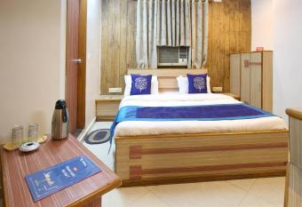 OYO 32149 Hotel Liberty allows 18 year olds to book a room