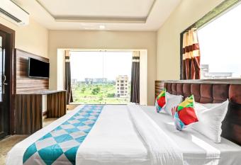 OYO Home 79325 Greenshore Leisure Residency allows 18 year olds to book a room