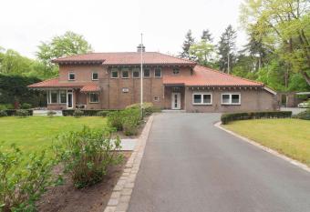 B&B Het Zonnehuis Boxtel allows 18 year olds to book a room