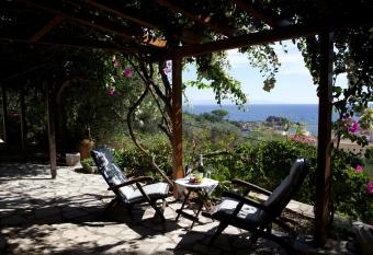 Bougainvillea has Balcony rooms