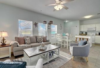 Maintaining My Sand-ity has Balcony rooms