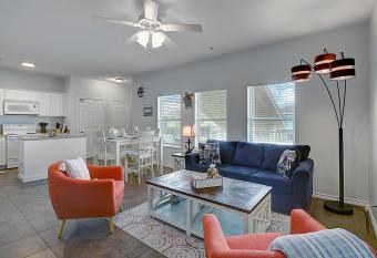 Yachta-Yachta has Balcony rooms