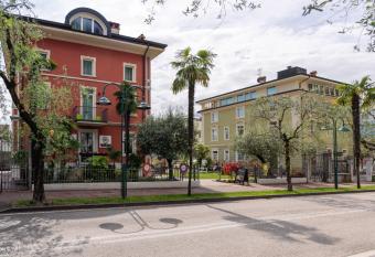 lillil - Popping Holiday has Balcony rooms