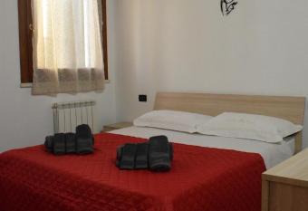 da Giois allows 18 year olds to book a room