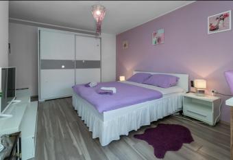 Adriatica -Comfort Room & Apartment with large Balcony 1st floor has Balcony rooms