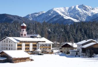 Sporthotel Xander has Balcony rooms