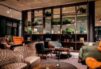 Motel One Stuttgart-Hauptbahnhof allows 18 year olds to book a room