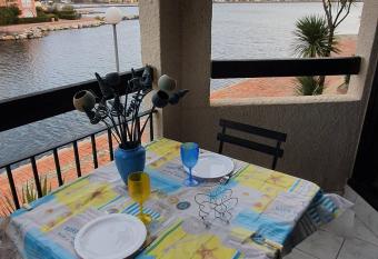 bel Appartement vue sur le lac marin avec WIFI et piscine has Balcony rooms