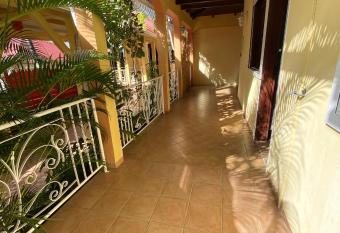 Appartement de 2 chambres avec piscine partagee jacuzzi et jardin clos a Pointe Noire a 2 km de la plage has Balcony rooms