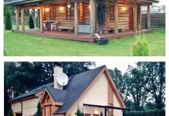 Forest Edge Lodge and Cottage has Balcony rooms