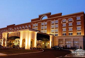 Mountaineer Casino Resort has Balcony rooms