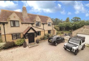 Aldon Farmhouse allows 18 year olds to book a room