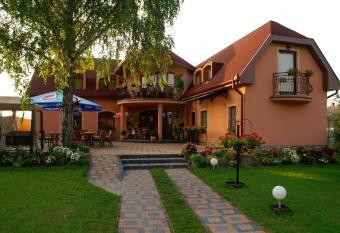 Alba Regia Pansion Egri has Balcony rooms