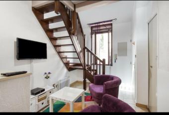 Nouvel Oasis Toulouse Centre-ville allows 18 year olds to book a room