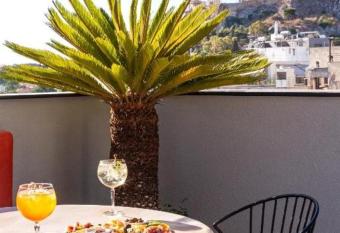 Athens Ivy Suites allows 18 year olds to book a room