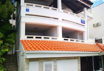 Apartments Fani has Balcony rooms