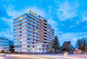 Garden Hotel Krefeld allows 18 year olds to book a room