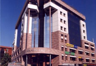 Keys Select by Lemon Tree Hotels, Malabar Gate, Kozhikode allows 18 year olds to book a room