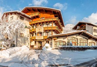 Hotel Sonnenuhr has Balcony rooms