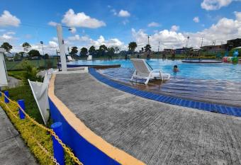 APTOS y Piscina a 3 min del parque del caf   has Balcony rooms