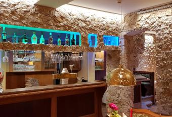 Hotel Mohr & Spa allows 18 year olds to book a room