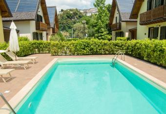 Case Vacanza Orchidea allows 18 year olds to book a room