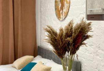                                                       ,4 allows 18 year olds to book a room