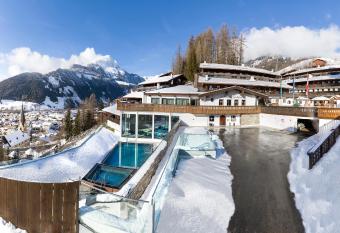 Hotel Goldried has Balcony rooms