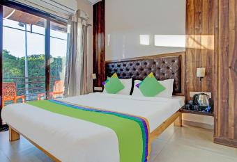 Hotel Green Woods 1 km from Main Market allows 18 year olds to book a room