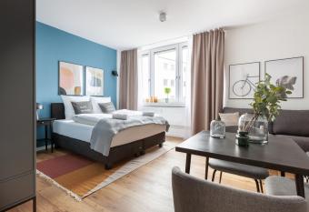 limehome Bremen Hutfilterstra  e allows 18 year olds to book a room