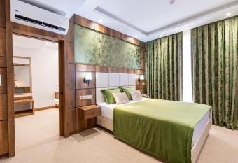 Mardy Suit Hotel allows 18 year olds to book a room