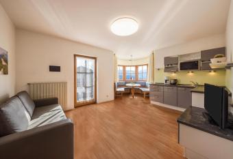 Stompferhof Erkerwohnung has Balcony rooms