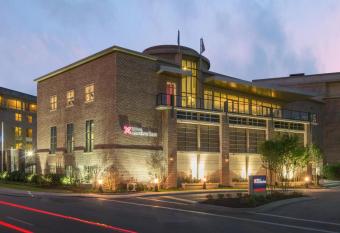 HIlton Garden Inn Charleston Waterfront/Downtown has Balcony rooms