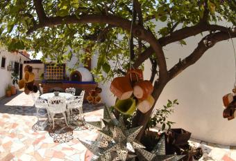 HOTEL CASA LIMON has Balcony rooms