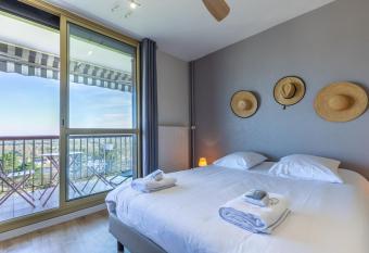 LE T3 CHAUMONT- Terrasse avec vue - Entre Beauval et Ch  teaux allows 18 year olds to book a room