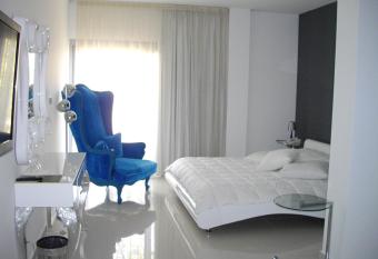 Crystal Hotel has rooms with a private hot tub