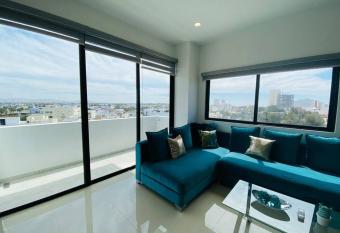 Ferrara605/MagnificaVista/LujosoDepartamento has rooms with a private hot tub